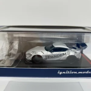 IGNITION MODEL 1:64 TOYOTA SUPRA PANDEM PLATA CON FIGURA EDICION ESPECIAL