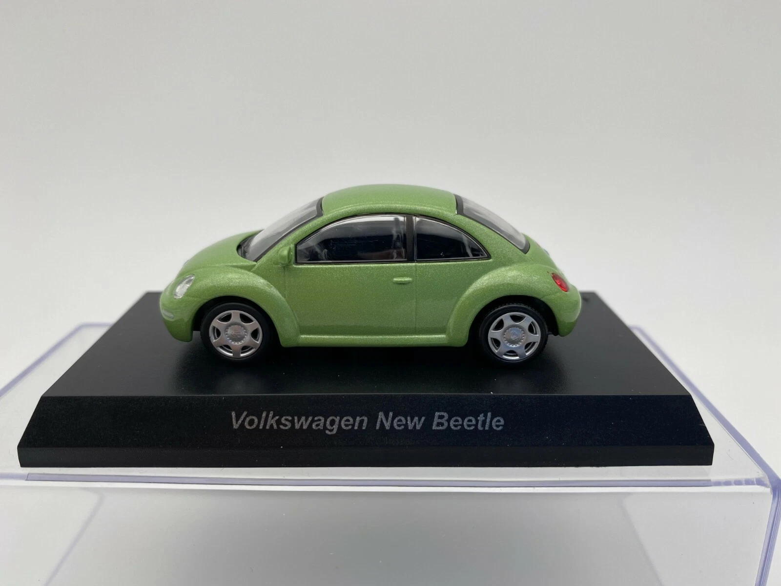 SOLIDO 1:64 VW NEW BEETLE VERDE