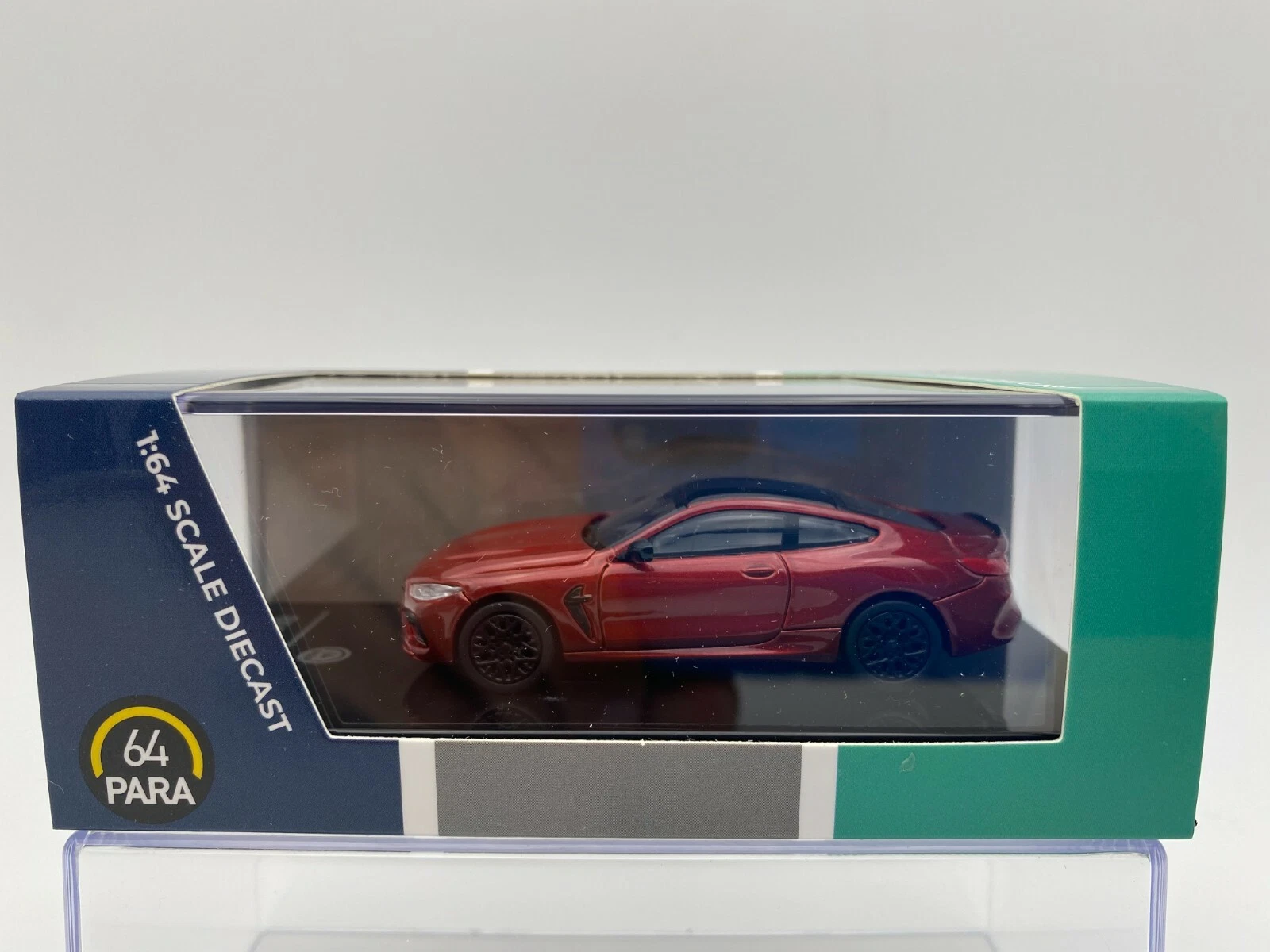 PARA64 1:64 BMW M8 ROJO RHD