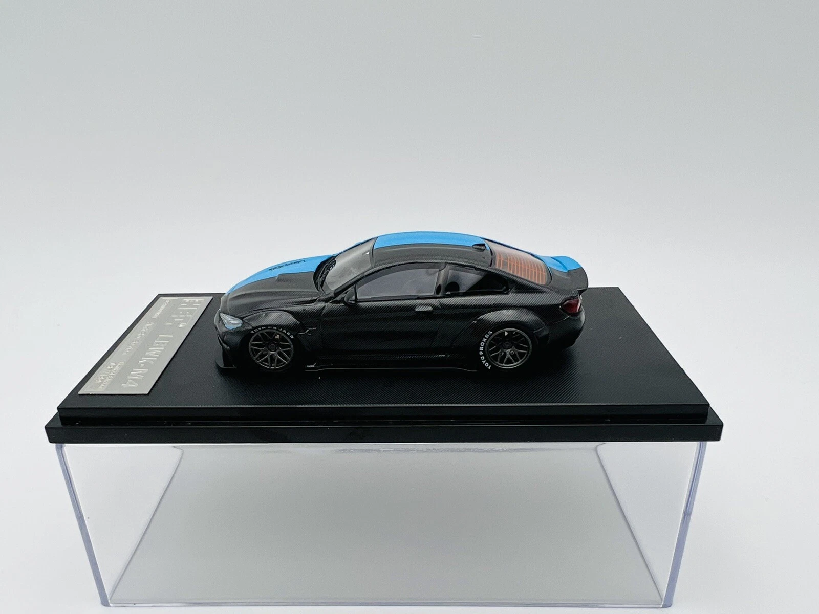 STANCE HUNTERS 1:64 BMW M4 AZUL/NEGRO - Imagen 3