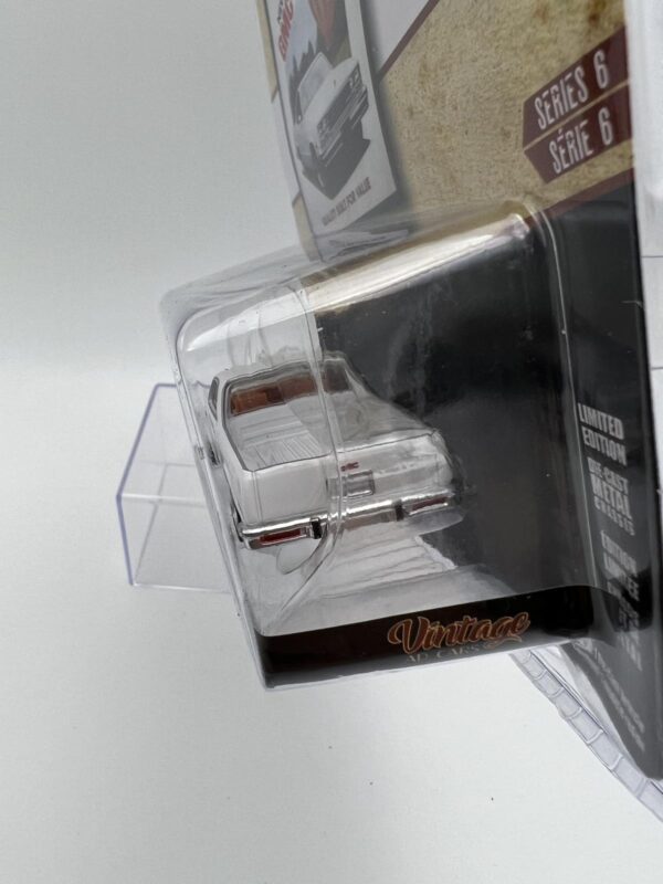 GREENLIGHT 1:64 GMC CABALLERO 1982 - Image 3