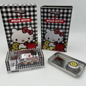 TARMAC WORKS 1:64 TOYOTA HIACE WIDEBODY HELLO KITTY CON LATA DE METAL