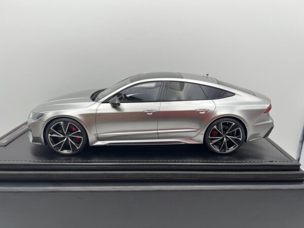 MOTORHELIX 1:18 AUDI RS7 TUNGSTEN STEEL SILVER  Nº2/49 - Image 5