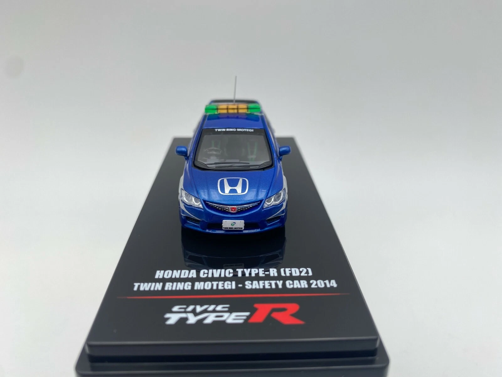 INNO MODELS 1:64 HONDA CIVIC TYPE R FD2 MOTEGHI SAFETY CAR 2014 – Bild 2