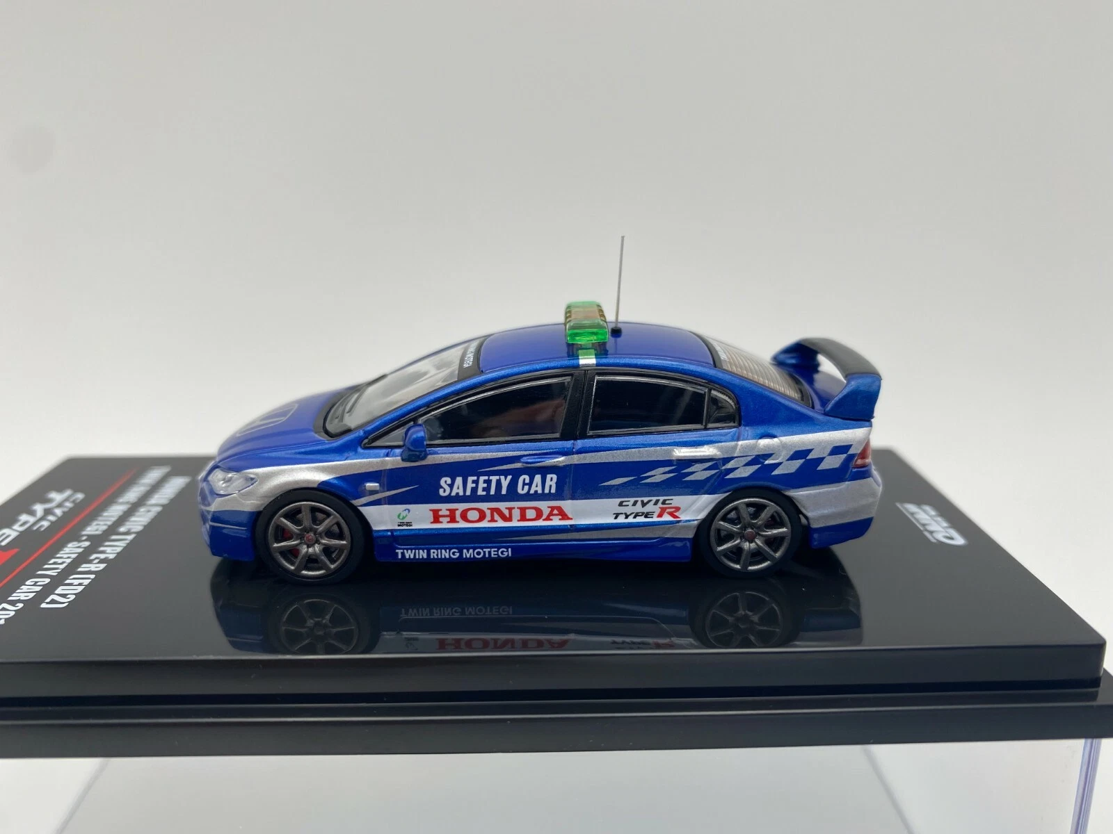 INNO MODELS 1:64 HONDA CIVIC TYPE R FD2 MOTEGHI SAFETY CAR 2014 – Bild 3