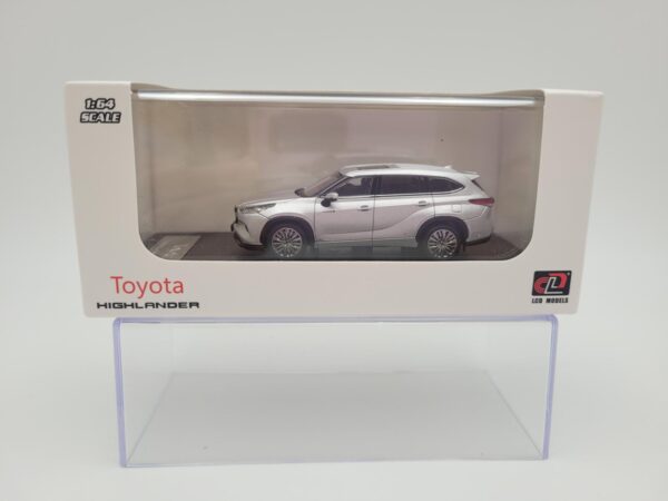 LCD 1:64 TOYOTA HIGHLANDER PLATA