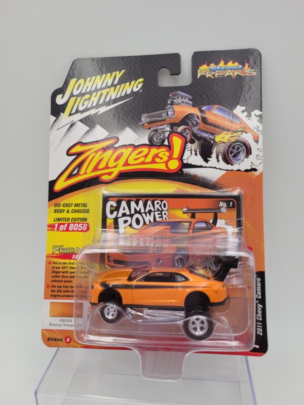 JOHNNY LIGHTNING 1:64 CHEVY CAMARO 2011