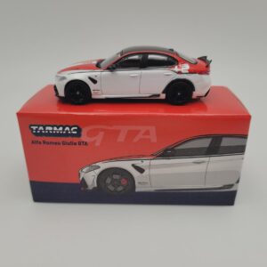 TARMAC WORKS 1:64 ALFA ROMEO GIULIA GTA RED/WHITE