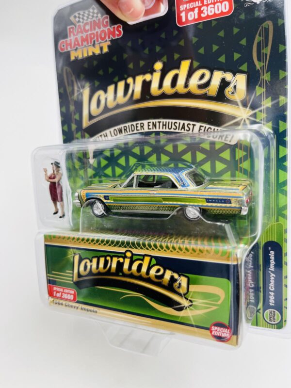 RACING CHAMPIONS 1:64 CHEVY IMPALA 1964 – Bild 3