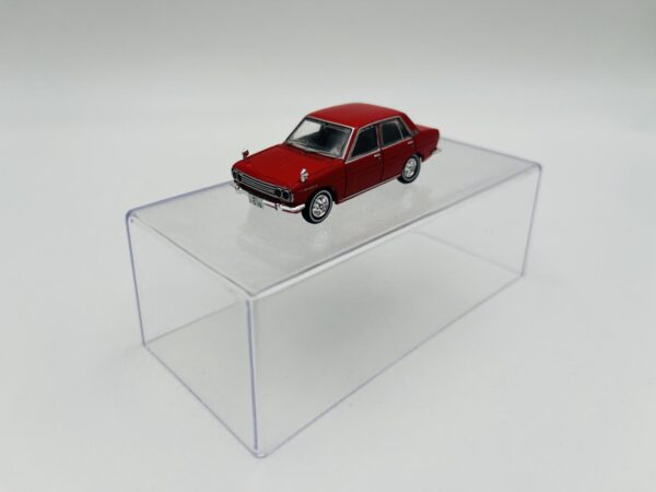 TARMAC WORKS 1:64 DATSUN BLUEBIRD 1600SSS JCOLLECTION - Imagen 2