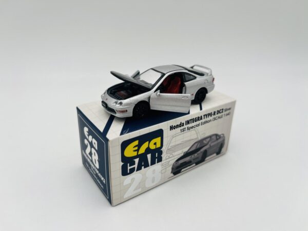 ERA CAR 1:64 HONDA INTEGRALE TYPE-R DC2 SILVER - Imagen 6