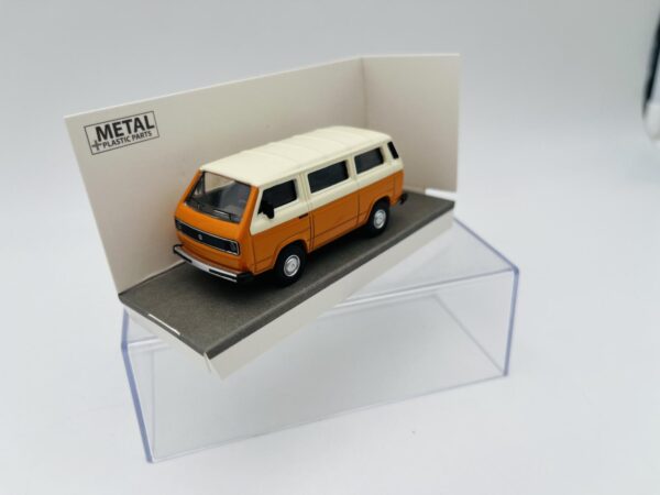 SCHUCO 1:64 VW T3L BUS ORANGE – Image 2