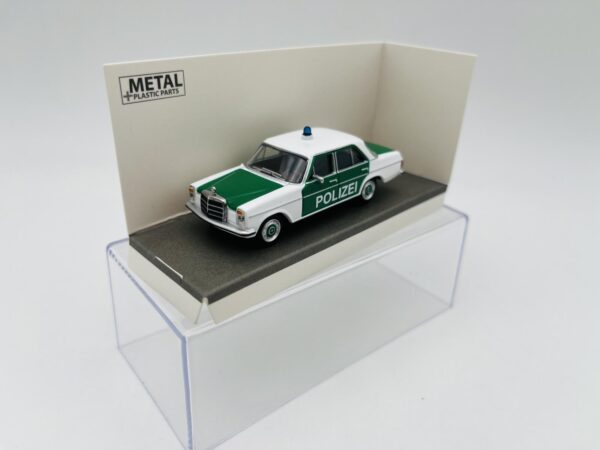 SCHUCO 1:64 MERCEDES BENZ 200D POLIZEI - Image 2