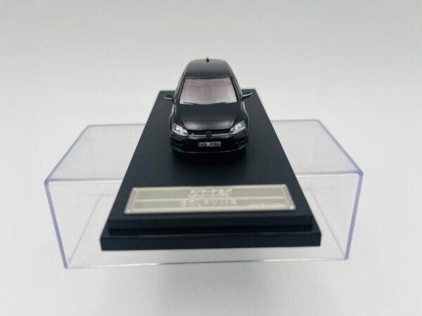 ZOOM 1:64 VW GOLF BLACK – Bild 2