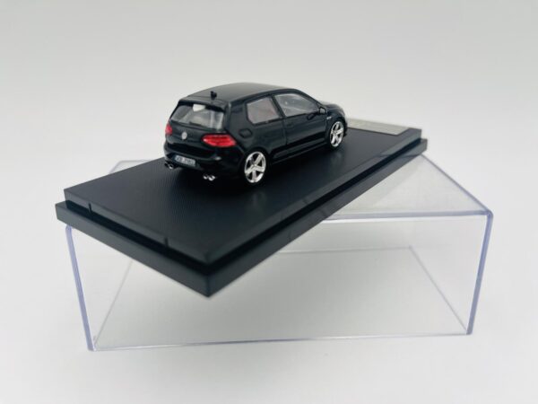 ZOOM 1:64 VW GOLF BLACK – Bild 5