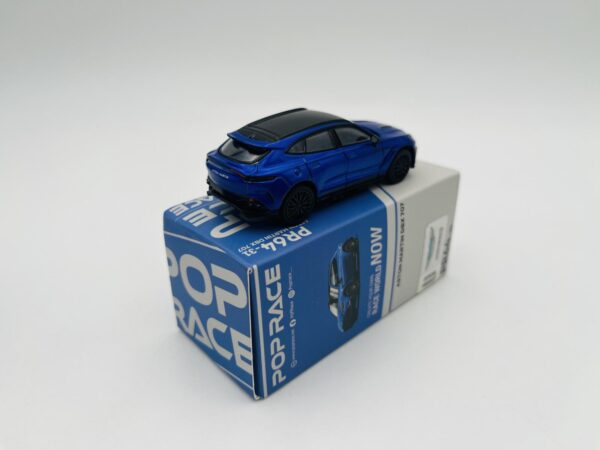 POP RACE 1:64 ASTON MARTIN DBX 707 BLUE CAJA ABIERTA – Bild 4