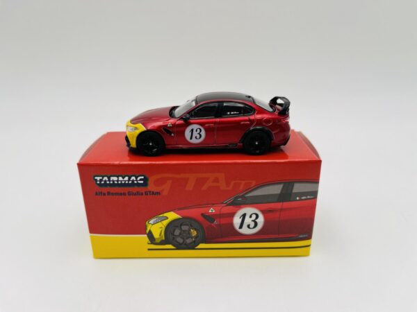 TARMAC WORKS 1:64 ALFA ROMEO GIULIA GTAM RED YELLOW