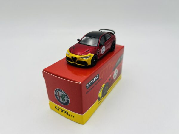 TARMAC WORKS 1:64 ALFA ROMEO GIULIA GTAM RED YELLOW – Image 2