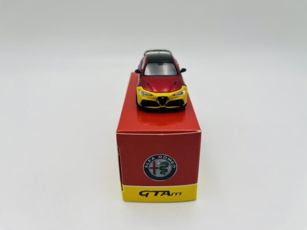 TARMAC WORKS 1:64 ALFA ROMEO GIULIA GTAM RED YELLOW – Image 3
