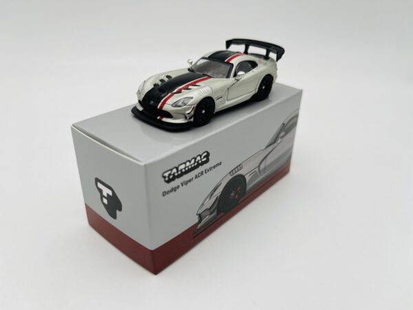 TARMAC WORKS 1:64 DODGE VIPER ACR EXTREME SILVER METALLIC - Imagen 2