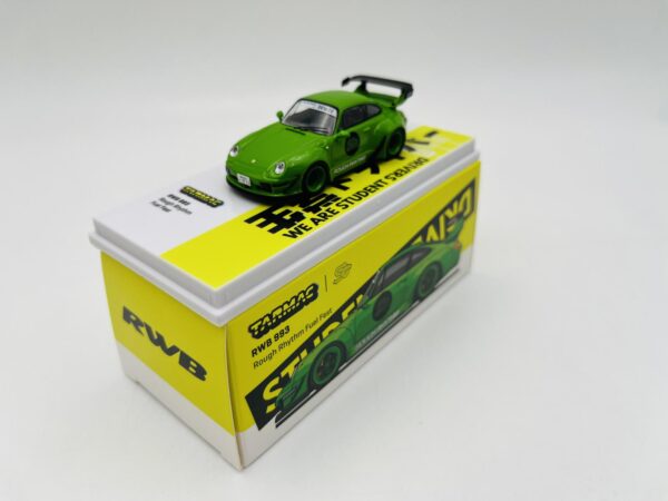 TARMAC WORKS 1:64 RWB 993 ROUGH RHYTHM FUEL FEST - Imagen 2