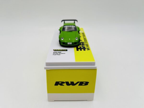 TARMAC WORKS 1:64 RWB 993 ROUGH RHYTHM FUEL FEST - Imagen 3