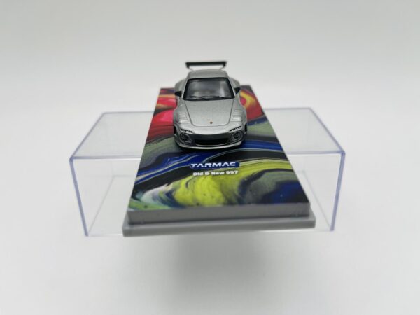 TARMAC WORKS 1:64 OLD & NEW 997 GRAY METALLIC – Image 2