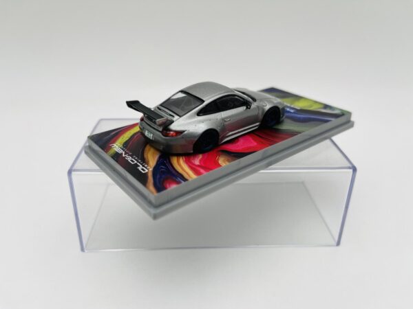 TARMAC WORKS 1:64 OLD & NEW 997 GRAY METALLIC – Image 5