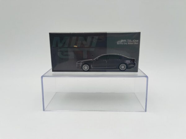 MINI GT 1:64 BMW 750Li xDRIVE BERNINA GREY AMBER EFFECT
