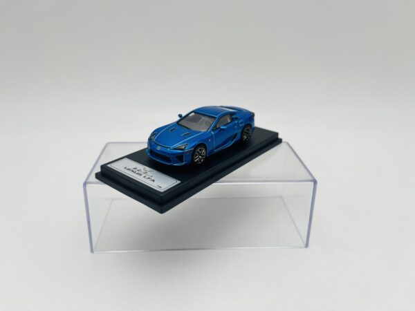 DCT 1:64 LEXUS LFA BLUE 2010 – Image 2