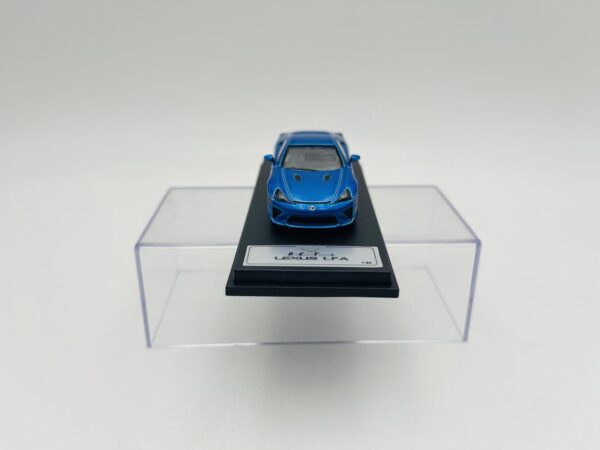 DCT 1:64 LEXUS LFA BLUE 2010 – Image 4