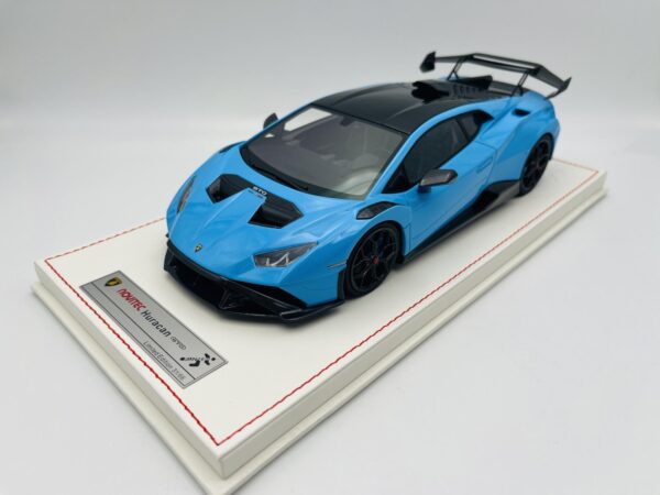 RUNNER 1:18 LAMBORGHINI HURACAN STO NOVITEC BLUE 31/66 PCS