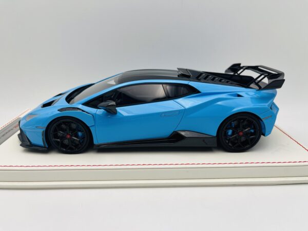 RUNNER 1:18 LAMBORGHINI HURACAN STO NOVITEC BLUE 31/66 PCS - Imagen 3