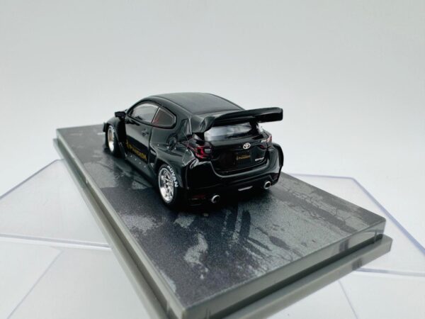 TARMAC WORKS 1:64 PANDEM TOYOTA GR YARIS BLACK - Imagen 4