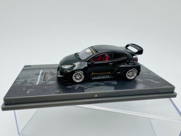 TARMAC WORKS 1:64 PANDEM TOYOTA GR YARIS BLACK - Imagen 3