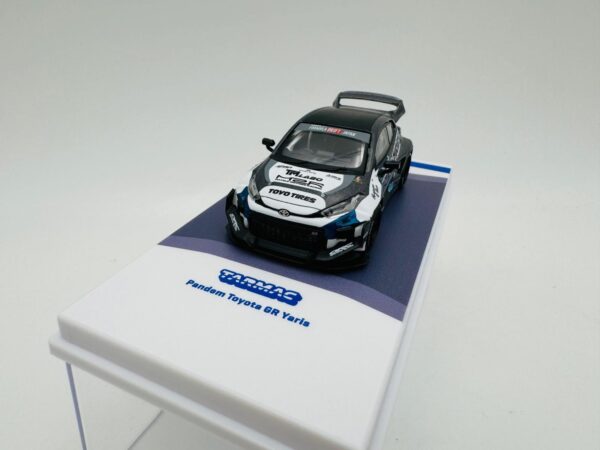 TARMAC WORKS 1:64 PANDEM TOYOTA GR YARIS TOYO TIRES - Imagen 2