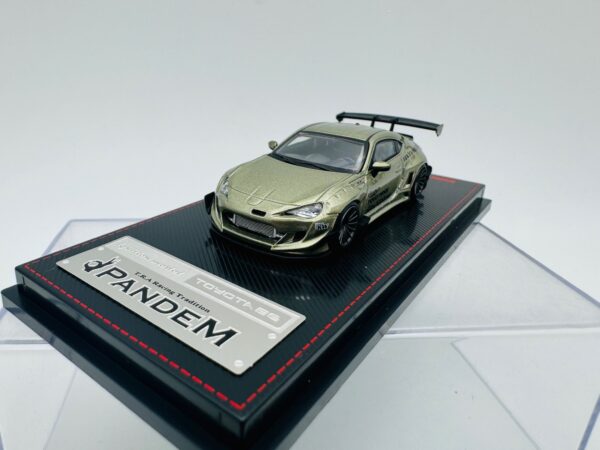 IGNITION MODEL 1:64 PANDEM TOYOTA 86 V3 GREEN METALLIC 1754 - Imagen 2