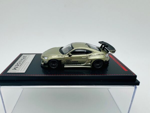 IGNITION MODEL 1:64 PANDEM TOYOTA 86 V3 GREEN METALLIC 1754 - Imagen 3