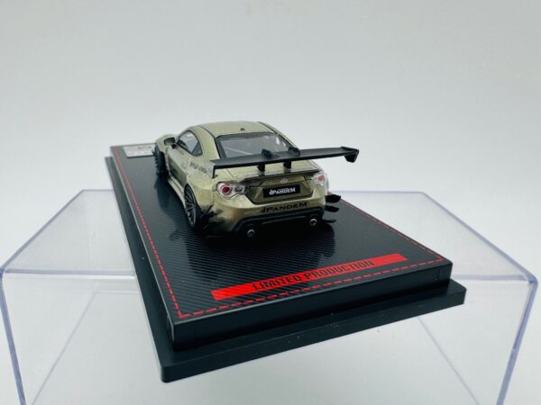 IGNITION MODEL 1:64 PANDEM TOYOTA 86 V3 GREEN METALLIC 1754 - Imagen 4