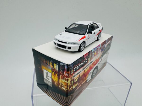 TARMAC WORKS 1:64 MITSUBISHI LANCER RS EVOLUTION WHITE - Imagen 2