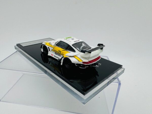 STREET WEAPON 1:64 PORSCHE 993 RWB LOWER TAIL - Imagen 4