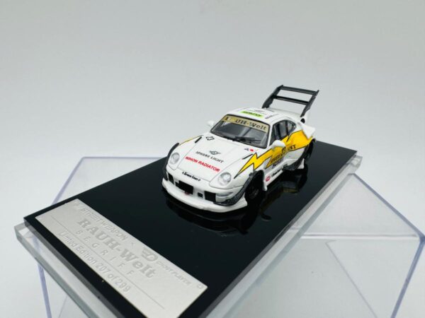 STREET WEAPON 1:64 PORSCHE 993 RWB HIGHER TAIL - Imagen 3