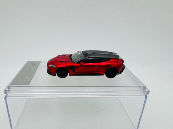 KING MODEL 1:64 ASTON MARTIN VANQUISH ZAGATO SHOOTING BRAKE METALLIC RED - Imagen 2