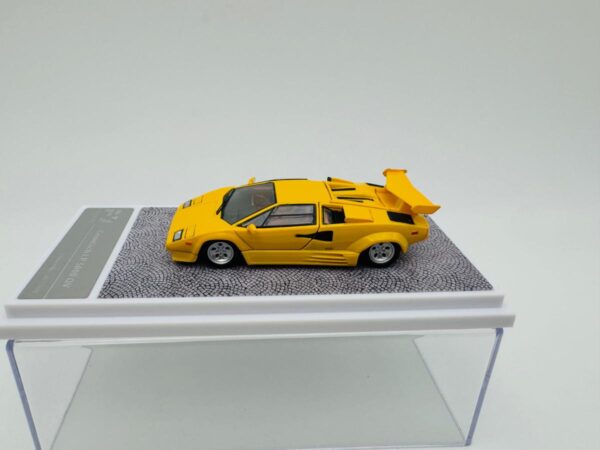 FINDCLASSICALLY 1:64 LAMBORGHINI COUNTACH LP5000 QV YELLOW - Imagen 2