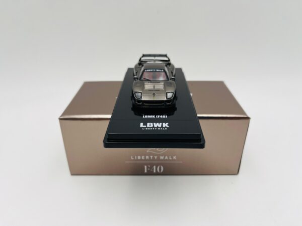 INNO MODELS 1:64 FERRARI F40 LBWK CHROME BLACK - Image 4