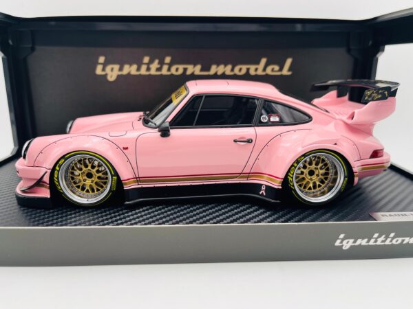IGNITION 1:18 PORSCHE RWB 930 PINK 3620 - Image 3