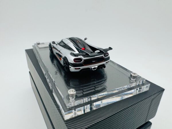 TIME TOP 1:64 KOENIGSEGG ONE SILVER – Bild 5