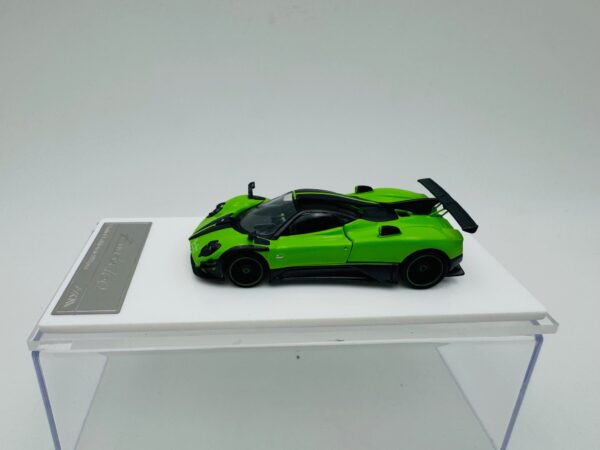 HKM 1:64 PAGANI ZONDA 760 BERLINETTA APPLE GREEN - Image 5