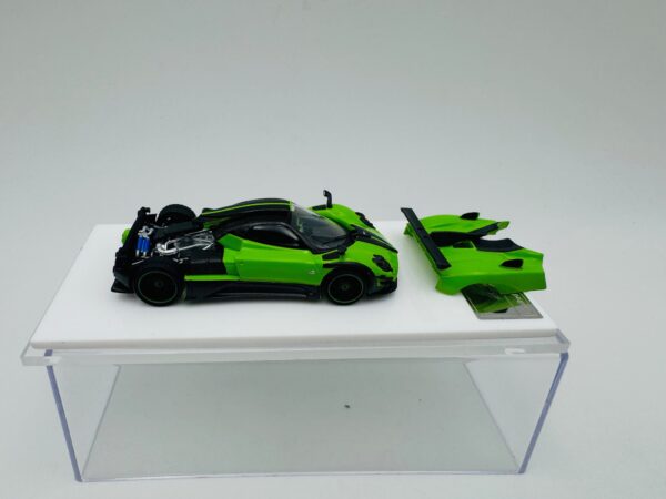 HKM 1:64 PAGANI ZONDA 760 BERLINETTA APPLE GREEN - Image 3