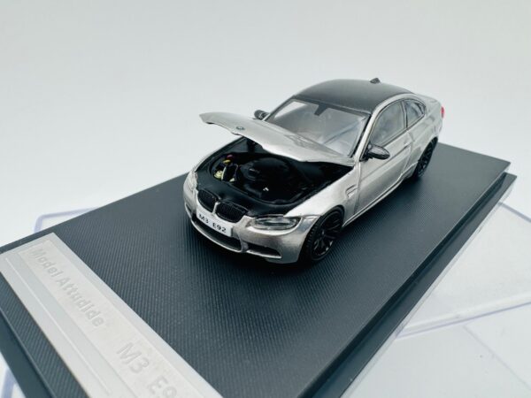MODEL ATTUDIDE 1:64 BMW M3 E92 SILVERSTONE GREY - Image 2